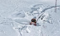 Kış geri döndü: 82 yol ulaşıma kapandı
