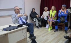 Konak’ın İleri Yaş Merkezi’nde hareketli yaşam semineri