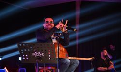 Manisa’da İsmail Altunsaray ile türkü dolu gece