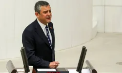 Özgür Özel, Meclis'te konuştu: Bir avuç darbeciye teslim olmayız!