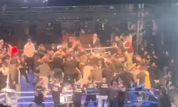 Boks maçında kavga: Onlarca kişi ringe çıkıp yumruklaştı