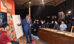 Bakan Tekin'den lise öğrencilerine ders