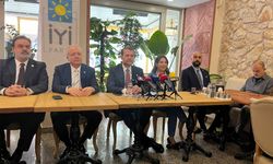 İYİ Partili Özel, CHP’li yerel yönetimlere yüklendi: Eskiyen bir İzmir görüyorum!