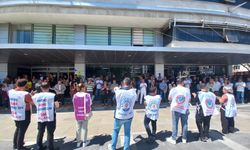 Memurlar belediyenin önünde… Karşıyaka’da eylemler sürüyor!