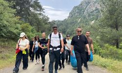 İzmir İtfaiyesi'nden doğada farkındalık yürüyüşü
