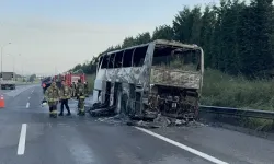 İzmir'den İstanbul'a gidiyordu... Tur otobüsü alev alev yandı!