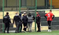 Hakeme yumruk atıldı, maç tatil edildi... Futbolcu gözaltında!