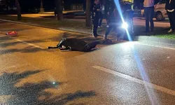 Refüje çarpıp savruldu... Motosikletlinin acı sonu!