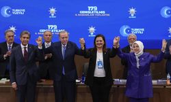 Rozet takıldı... Burcu Köksal AK Parti'de!