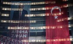 CHP Genel Merkezi'ne dikkat çeken pankart!