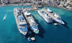 Kuşadası'na 4 kruvaziyerle 9 bini aşkın turist geldi