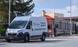 Annesini bıçakla rehin aldı, jandarmaya saldırdı