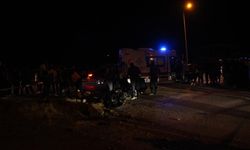 Çöp kamyonu ile motosiklet çarpıştı: 2 ölü