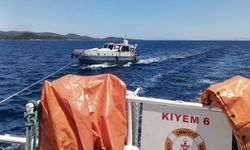 Bodrum açıklarında sürüklenen teknedeki 3 kişi kurtarıldı