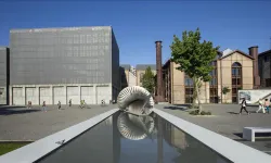 Bilgi Üniversitesi eğitime devam edecek!