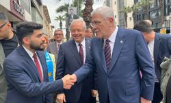İYİ Parti Lideri Dervişoğlu'ndan İzmir'de esnaf turu: 35 yıldır çözülmüş bir sorunu yok!