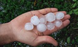 İzmir’de erik büyüklüğünde dolu yağdı