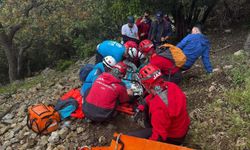 Fethiye'de Likya Yolu'nda ayağı kırılan kişi kurtarıldı