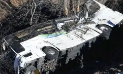 Gana'da otobüs ile kamyonun çarpıştığı kazada 12 kişi öldü