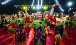 Gaziemirliler baharı coşkuyla karşıladı