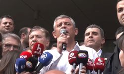 Özgür Özel binadan ayrıldı: TBMM'ye yürüyor