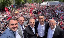 CHP'li Güç'ten Güvenpark pozu: Özel ile yol yürümek onurdur