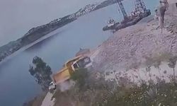 Hafriyat kamyonu denize askıda kaldı!