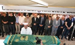 Özel'in acı günü... Amcasını son yolculuğuna uğurladı!