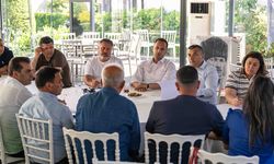 Bornova’da muhtarlarla aynı masada, sorunları ortak çözüm