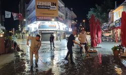 Gece boyu süren temizlik mesaisi... Çiğli, bayrama hazır!
