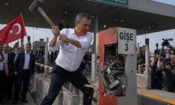 İzmir’deki özelleştirme iddiasına Özel’den çok sert tepki: Gişeleri balyozla kıracağım!