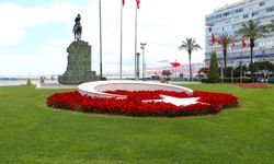 İzmir yaza çiçek açarak hazırlanıyor