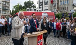 Bornova'da Özgür Özel'e destek açıklaması: Mutlak butlan kararını kabul etmiyoruz