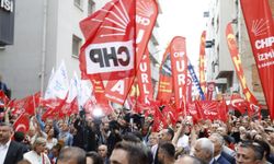 CHP İzmir'in önünde 'mutlak butlan' isyanı