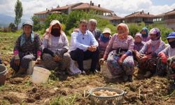 Başkan Tugay’dan Kirazlılara yol ve asfalt sözü