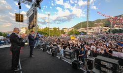 Tugay'dan Kiraz Festivali'nde gençlere çağrı: Diz çökmeyin!