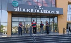 Silifke Belediyesi'ne operasyon: Başkan Yardımcısı gözaltına alındı!