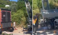 Yük asansörü elektrik hattının üzerine düştü: İki kişi akıma kapıldı!