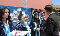Şehit oğlunun hayalini gerçekleştirdi, 51 yaşında mezun oldu