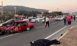 İki otomobil çarpıştı: 2 ölü, 3 ağır yaralı