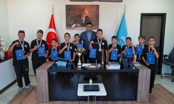 Türkiye üçüncüsü halk oyunları ekibinden Acar’a ziyaret