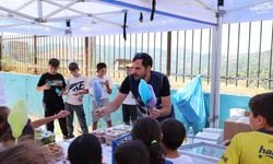 Başkan Tugay’dan çocuklara karne hediyesi