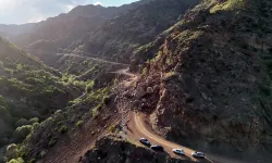 İki mahalleyi bağlayan yol kapandı: Mahalleli tepki gösterdi