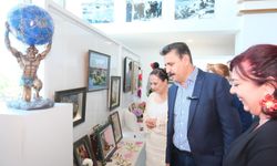 Dikili’de sanat rüzgarı: El emeği eserler sanatseverlerle buluştu