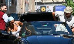Dua Lipa ve Callum Turner Roma'da balayında