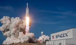 SpaceX'te sert düşüş: Tek günde 400 milyar dolarlık kayıp