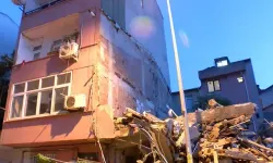 Yıkım sırasında binalar hasar gördü: 2 bina tahliye edildi