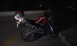 Motosiklet metrelerce savruldu: 1 ölü