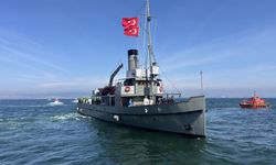 Kurtulmuş, Nusret Gemisi'yle boğazı geçti