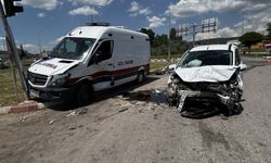 Kütahya'da ambulans kazaya karıştı... 7 yaralı